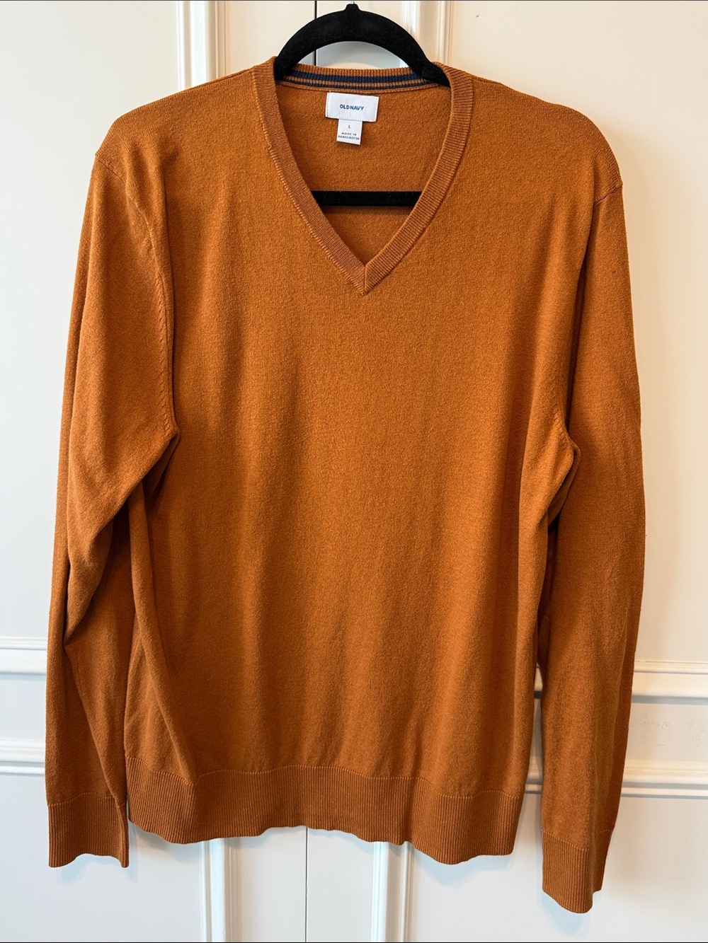 Old Navy Men's V-Neck Sweater in Rust Orange